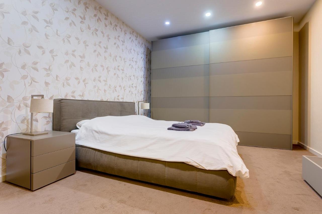 Luxury Apt w/ Side Seaviews and Pool, Top Location Sliema Zewnętrze zdjęcie