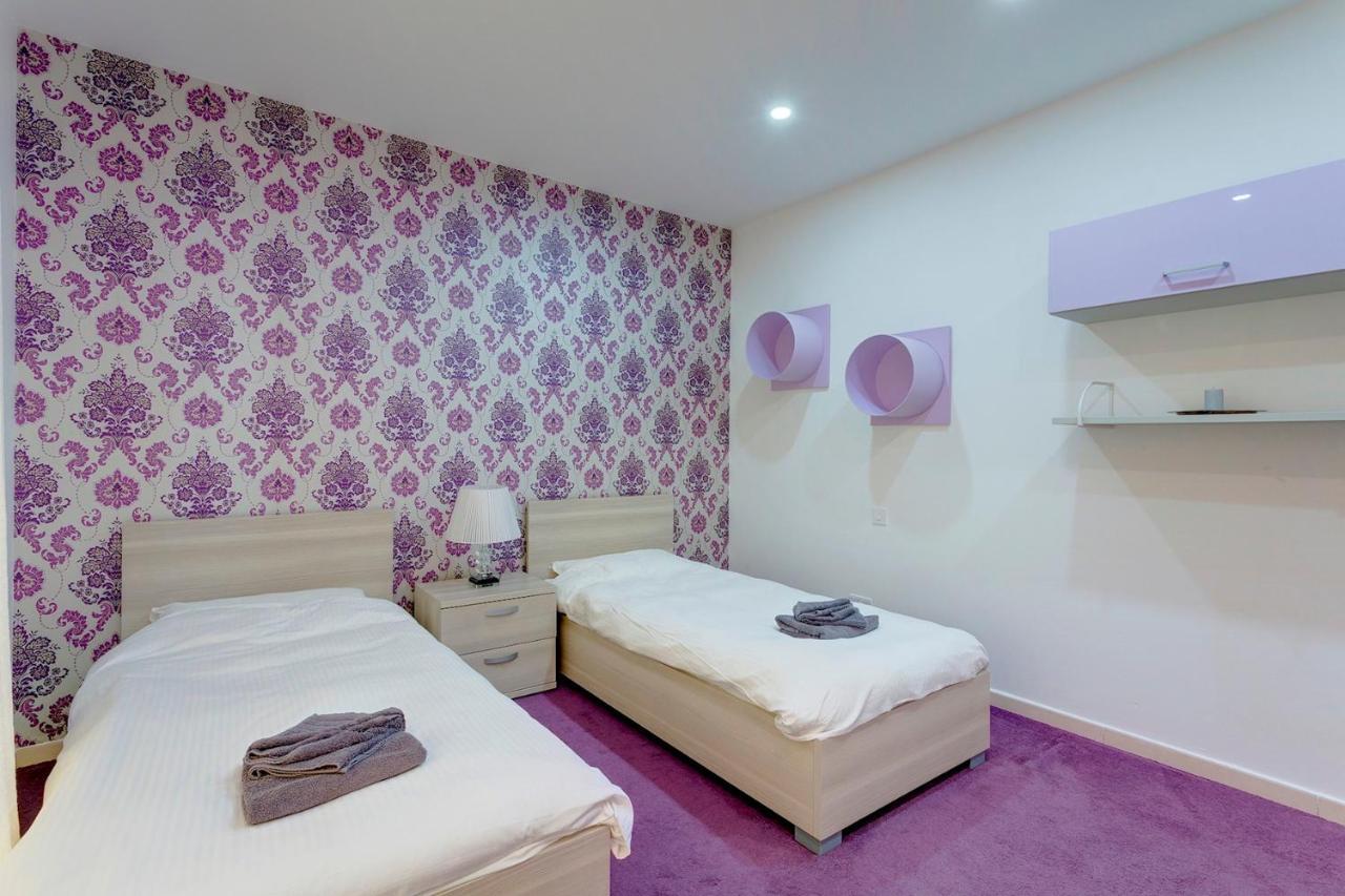 Luxury Apt w/ Side Seaviews and Pool, Top Location Sliema Zewnętrze zdjęcie