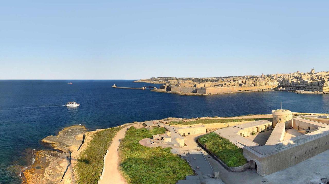 Luxury Apt w/ Side Seaviews and Pool, Top Location Sliema Zewnętrze zdjęcie