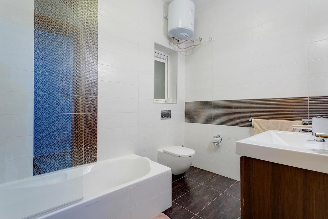 Luxury Apt w/ Side Seaviews and Pool, Top Location Sliema Zewnętrze zdjęcie